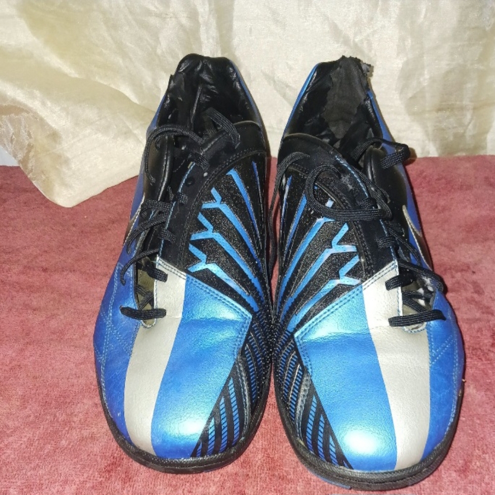 Puma cleats T90